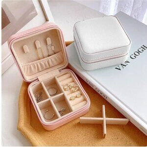 2/$35🌷New Faux leather Travel Jewelry Case Small Jewelry Storage Organizer Bag